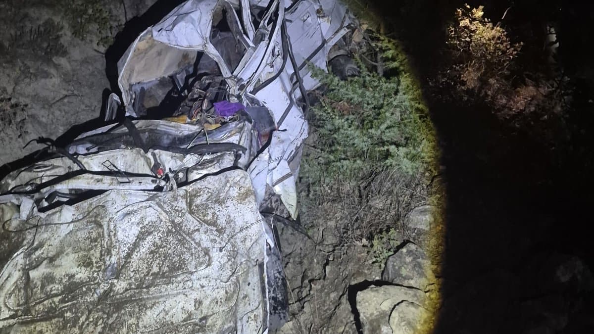 Çankırı'da otomobil uçuruma yuvarlandı: 4 ölü, 1 yaralı