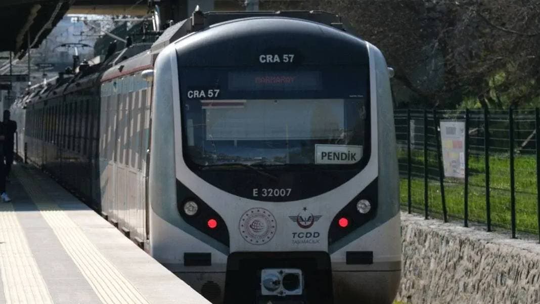 Marmaray'da bir kişi intihar etti
