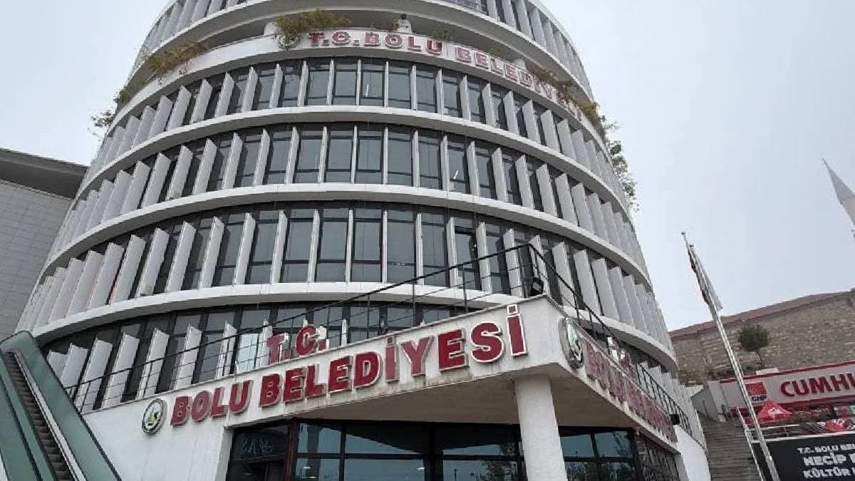 Bolu Belediyesine operasyon: Belediye başkan yardımcısı dahil 4 kişi gözaltında
