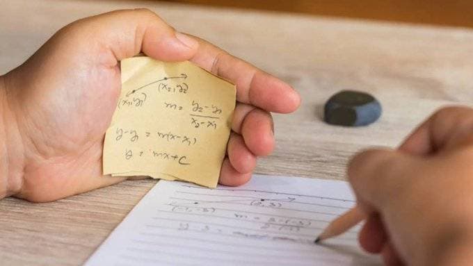 Danıştay’dan kopya çeken öğrenciler için karar: Disiplin kaydı ömür boyu saklanamaz