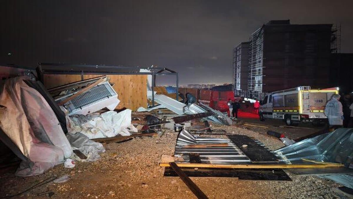 Antalya'da hortum felaketi: 4 işçi hayatını kaybetti, 1 işçi yaralandı
