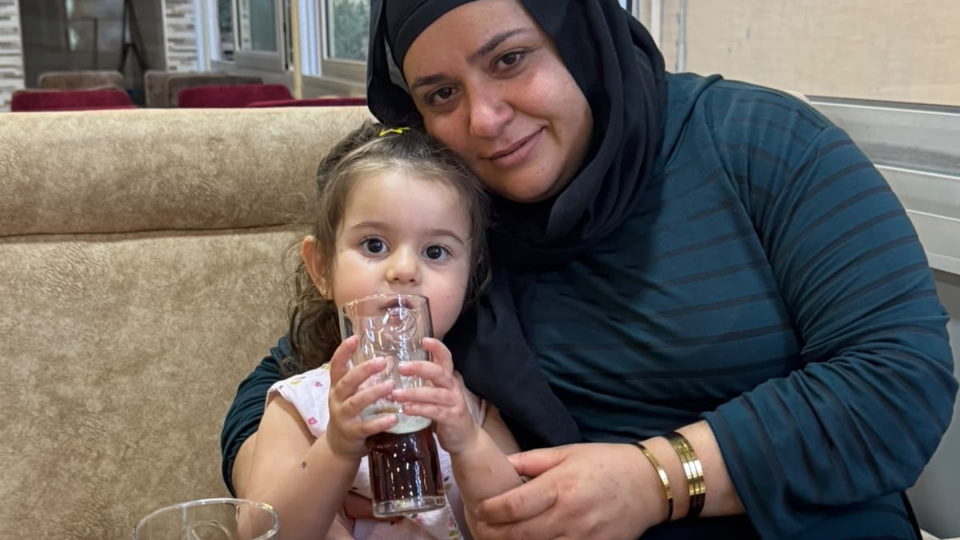 Anne can verdi minik Meryem savaşıyor