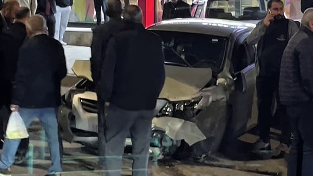 Otomobildeki arıza zincirleme kazaya yol açtı