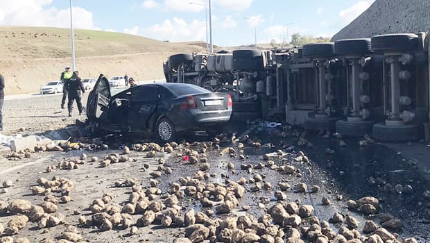 Peş peşe feci kaza: Ankara'da 3, Ağrı'da 4 ölü