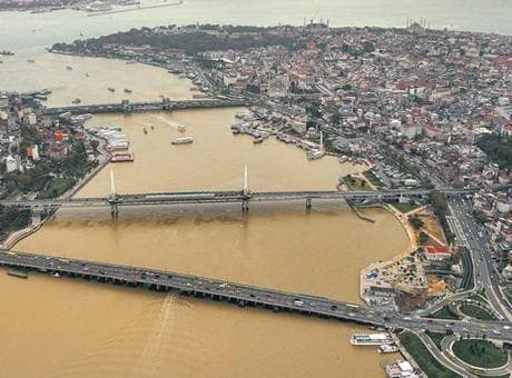 İstanbul’da sağanak sonrası temizlik sürüyor, üç kişi aranıyor