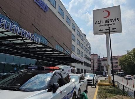 3. katta halat koptu, yük asansörü yere çakıldı: 1'i ağır 3 yaralı