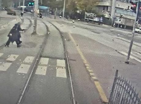 Kocaeli'de feci kaza! Tramvayın altında kalan kadın hayatını kaybetti