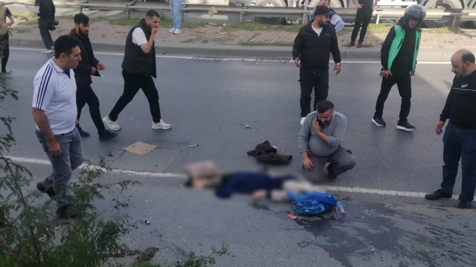 Çocuklarını iterek kurtardı, kendisi feci şekilde can verdi
