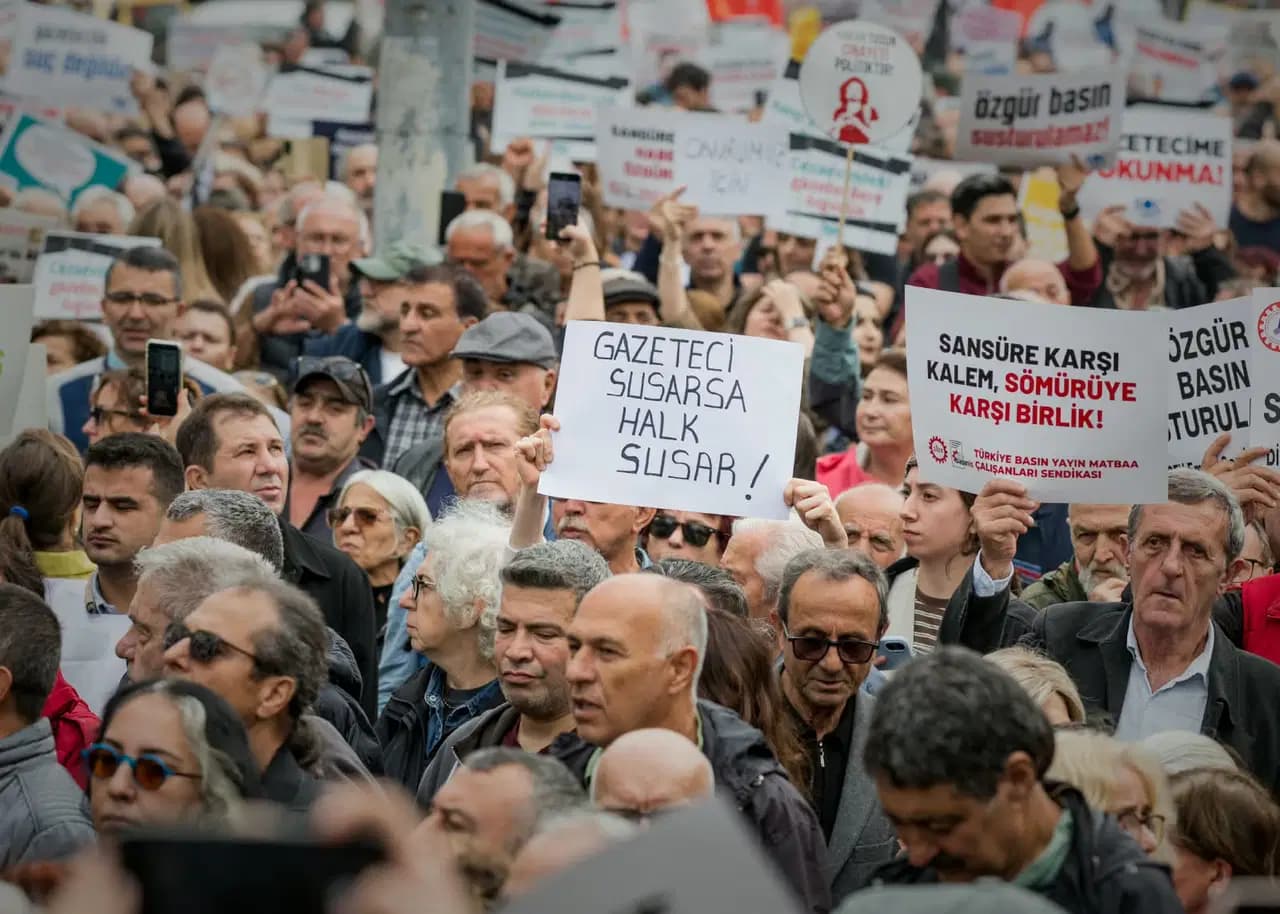Basın özgürlüğü eylemleri yurt genelinde ses getirdi! Medya üzerinde artan baskıya ilişkin basın sendikası başkanları Cumhuriyet'e değerlendirmelerde bulundu