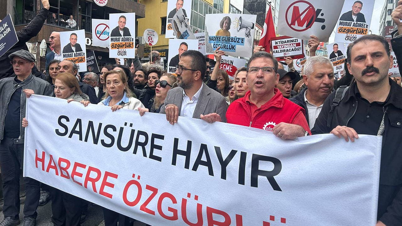 Gazeteciler baskı ve sansüre karşı Kadıköy'de toplandı: Çok sayıda kentte eş zamanlı eylem