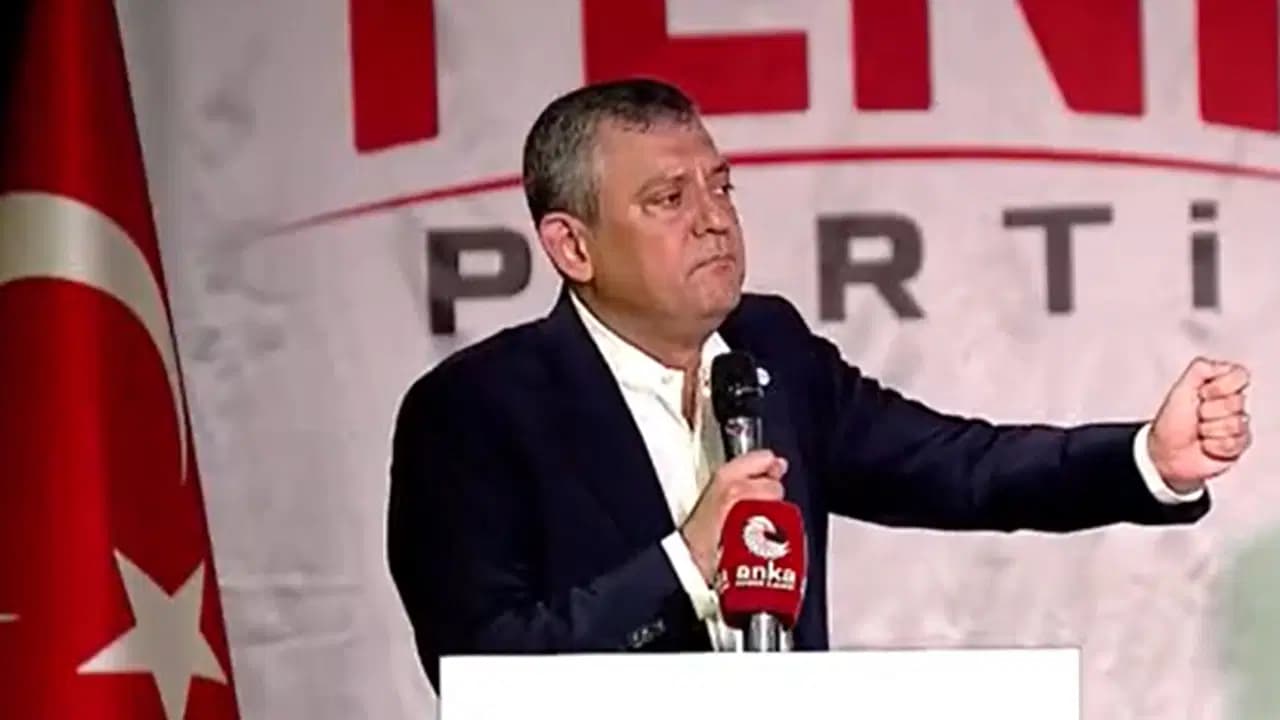 Özgür Özel'den Erdoğan'ın 'Kiminle savaştasınız?' sorusuna: 'Can yakmak için değil, canımızı kurtarmak için...'