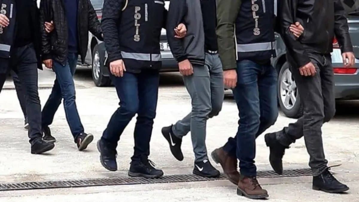 İstanbul’da El-Kaide ve IŞİD’e operasyon: 14 gözaltı