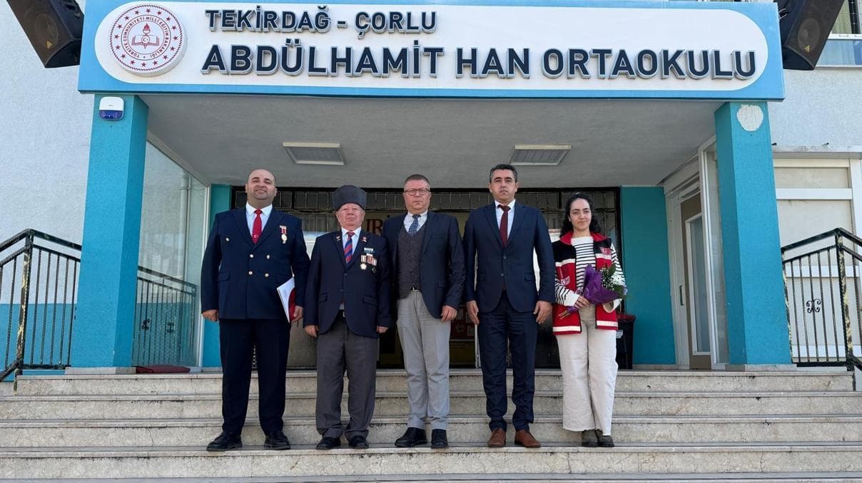 Çorlu'da öğrenciler gazilerle bir araya geldi