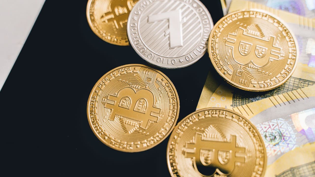 Bitcoin iki güç arasında sıkıştı: Kritik seviyenin altına düştü