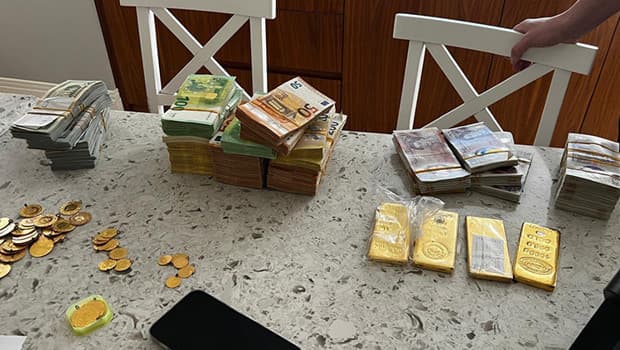 Mersin’de Ali Ö’nün adresinde hangi döviz ve altınlar ele geçirildi?