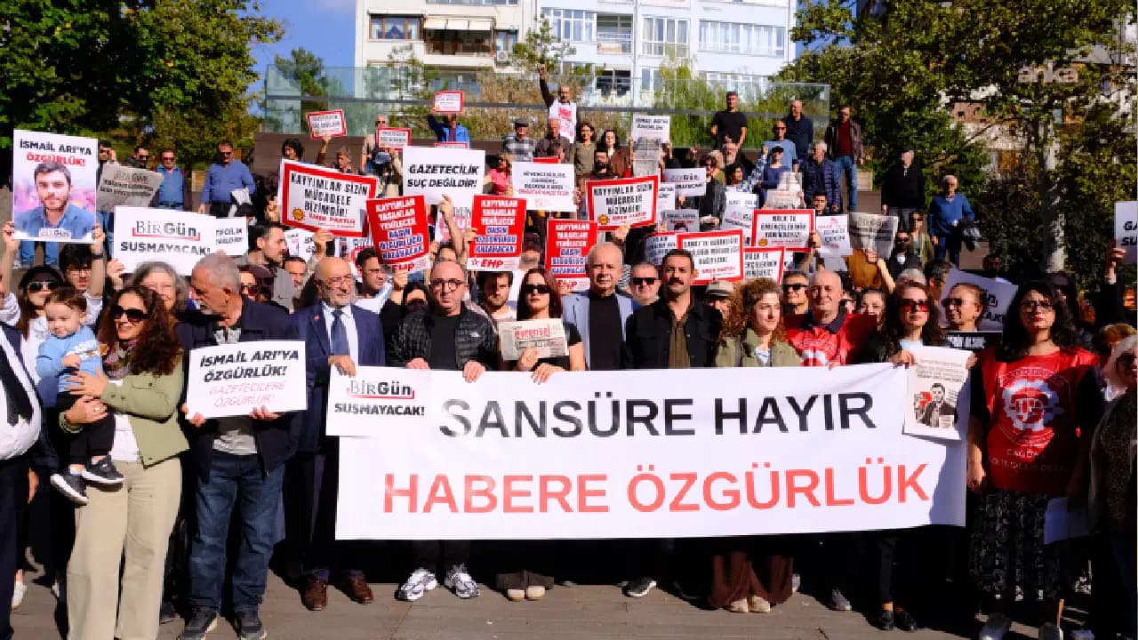 Eskişehir’de ‘Sansüre Hayır, Habere Özgürlük’ yürüyüşü düzenlendi: ‘Bu düzene sessiz kalmayacağız’