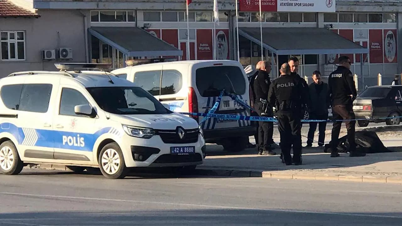 Konya'da sabah saatlerinde korkunç olay: Kaldırımda cansız bedeni bulundu