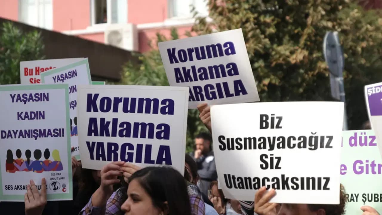 Çapa'da 'taciz' protestosu: Sağlık emekçilerinden 'güvenli çalışma' çağrısı