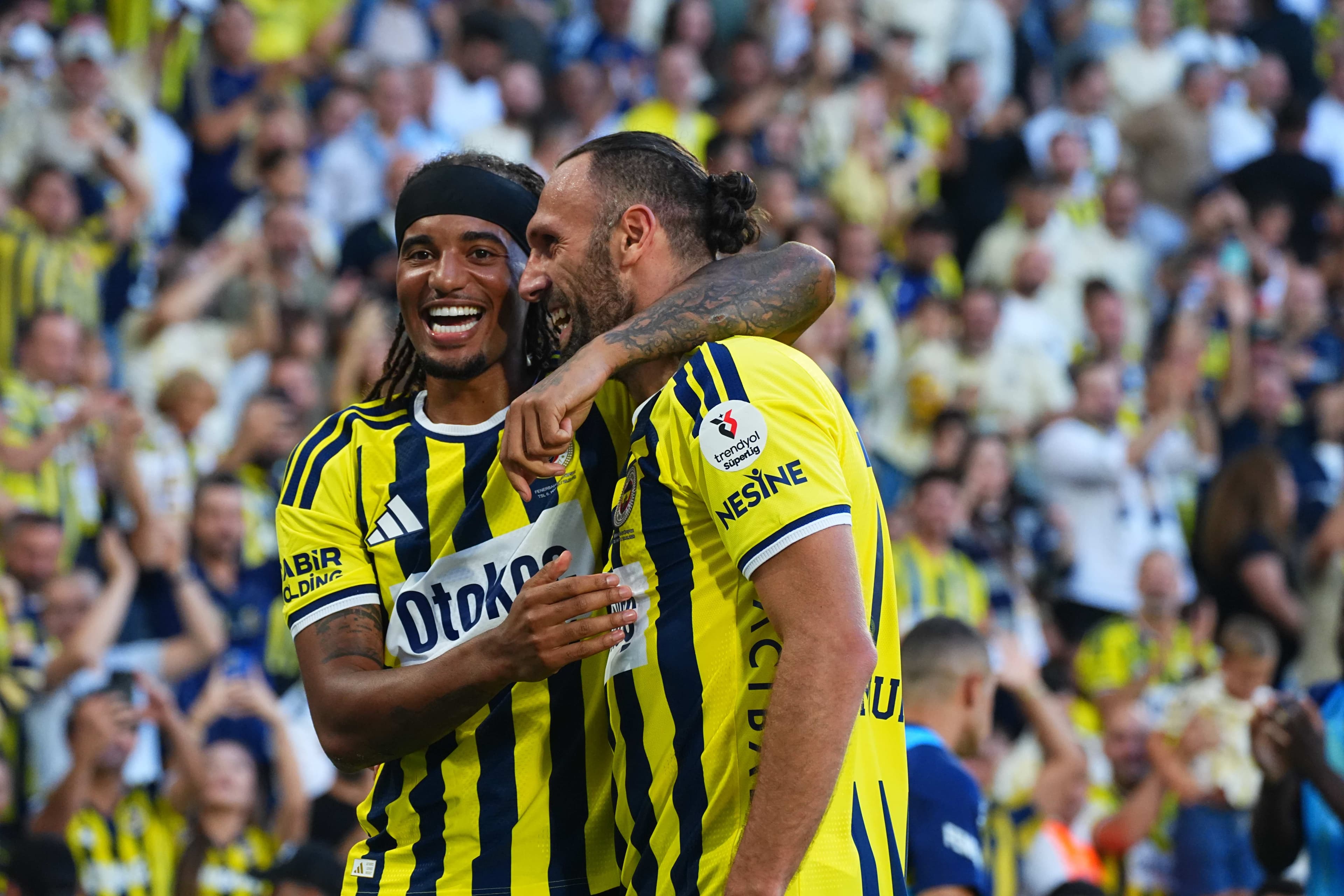 Fenerbahçe'nin yıldızı için çılgın teklif: Kesenin ağzını açtılar