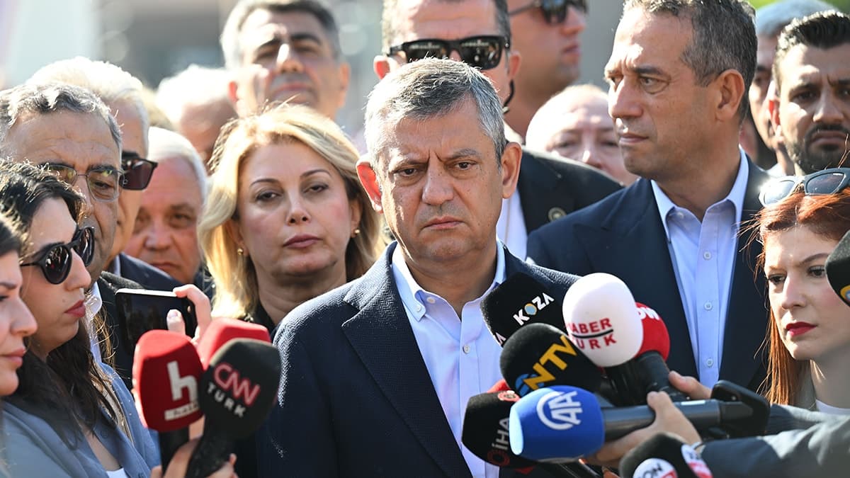 Özel’den fon tasfiyesi teklifine sert tepki: “Liste açıklansın”
